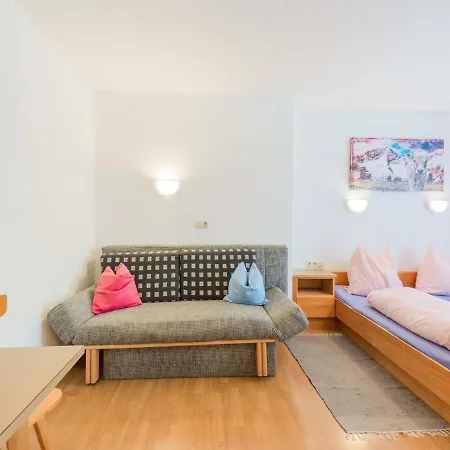 아파트 Flat In Near The Area